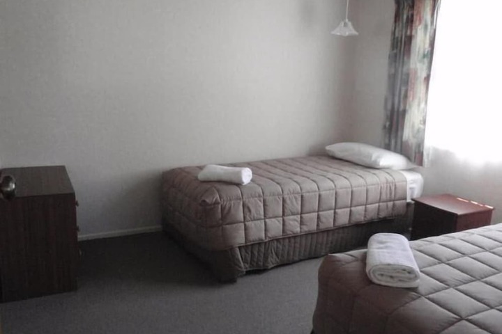 Room 6 of 15