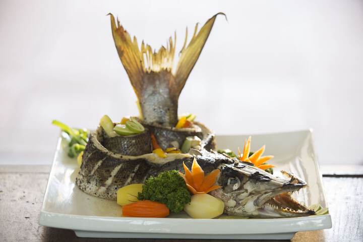 Dining 39 of 58
