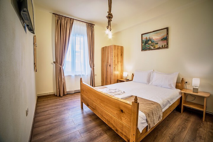 Room 7 of 44