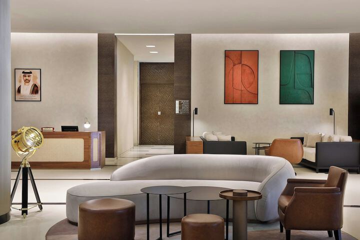 Entrance & Lobby