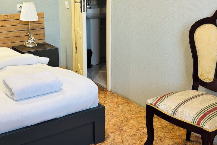 Room 30 of 96