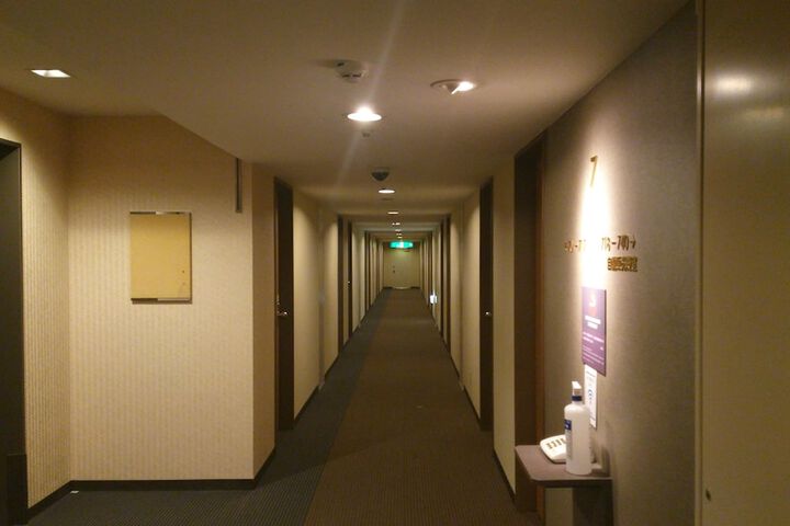 Ballroom/Hall 27 of 33