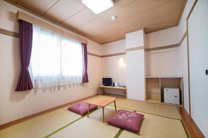 Room 13 of 32