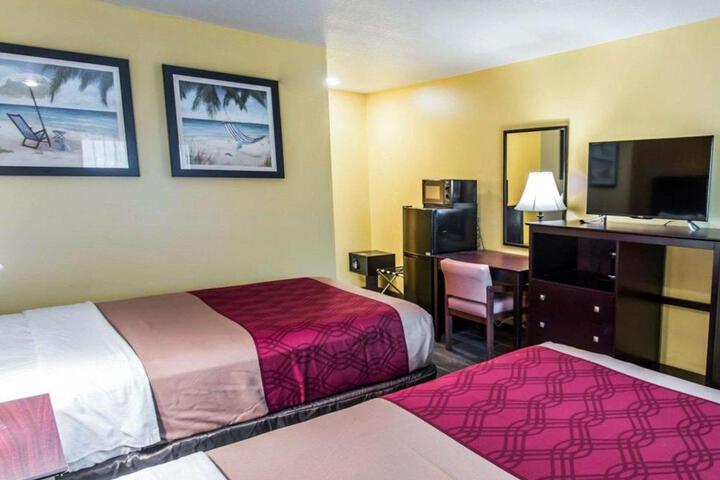 2 Double Beds (1 of 6)