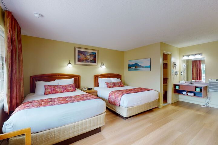 Premier 2 Queen Beds Accessible (39 of 40)