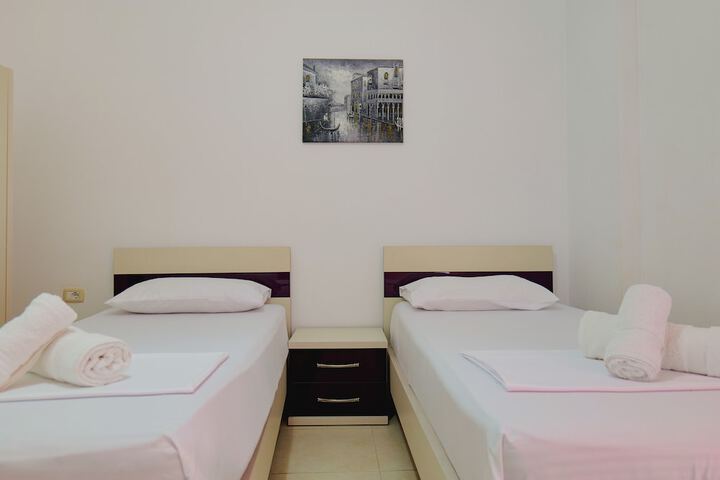 Room 12 of 111