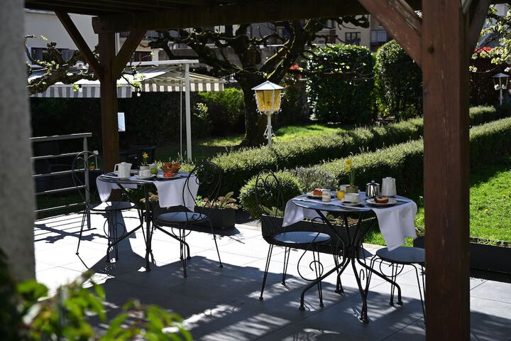 Breakfast/Coffee Service 40 of 67