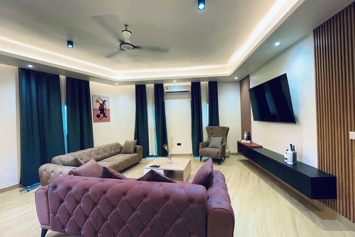 Room 82 of 166