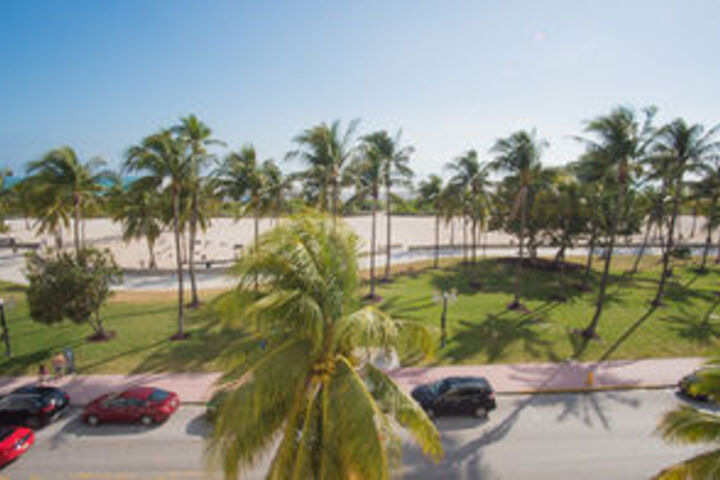 Beachfront Suites by Yourent Vacations