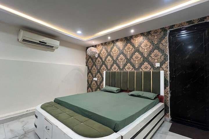 Room 8 of 36
