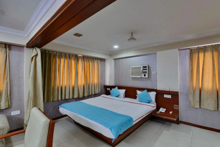 OYO 3883 HOTEL GRANDE ROYALE