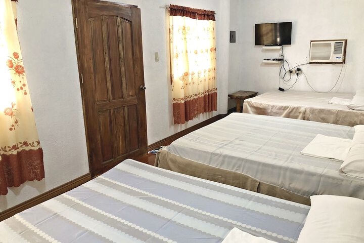 Room 5 of 44