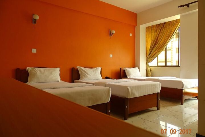 Room 4 of 43