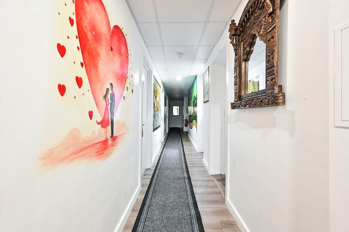Ballroom/Hall 73 of 79
