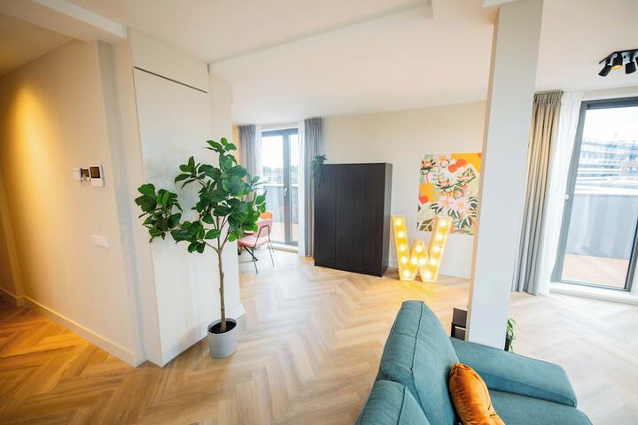 Room 46 of 215