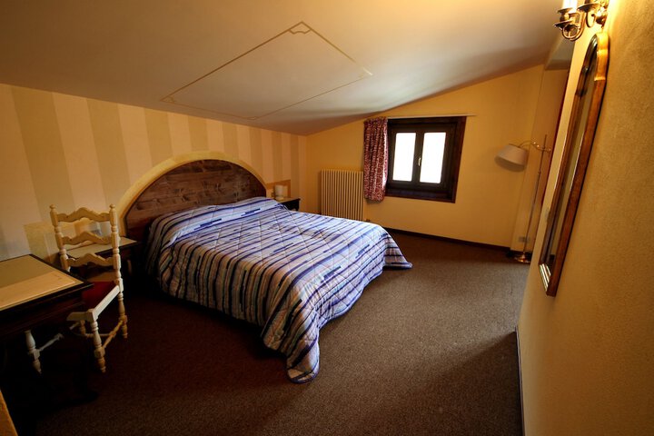Room 5 of 24