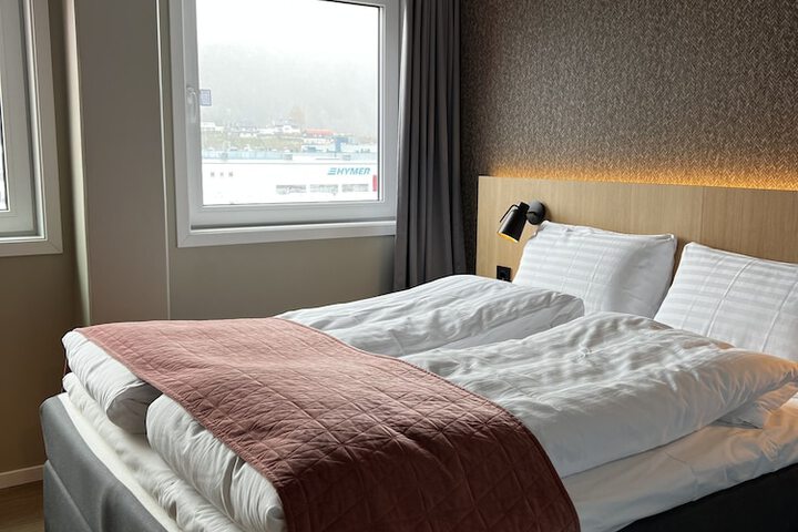 Room 28 of 64