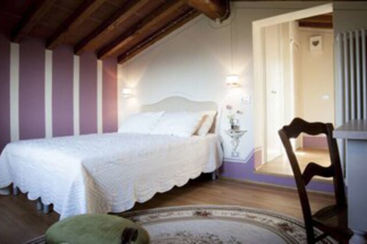 Room 54 of 89