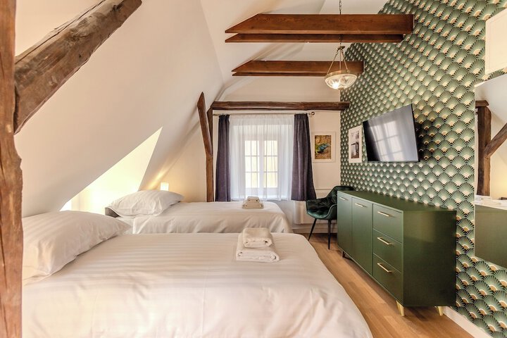 Room 28 of 132