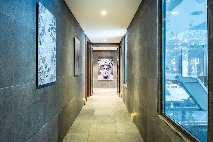 Hotel Interior 51 of 64