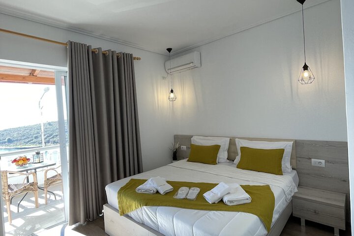 Room 25 of 111