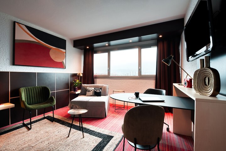 Room 16 of 47