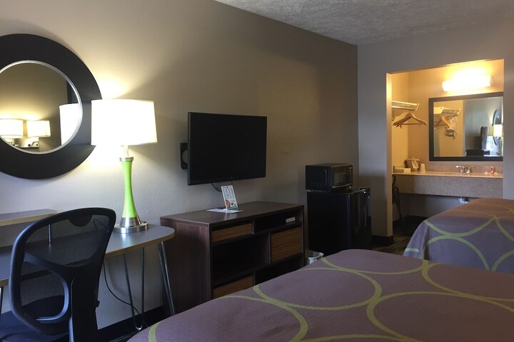 2 Double Beds (5 of 7)
