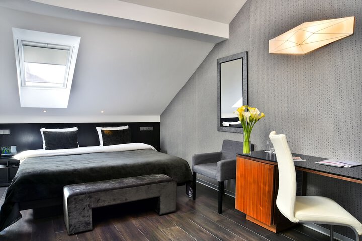 Room 5 of 54
