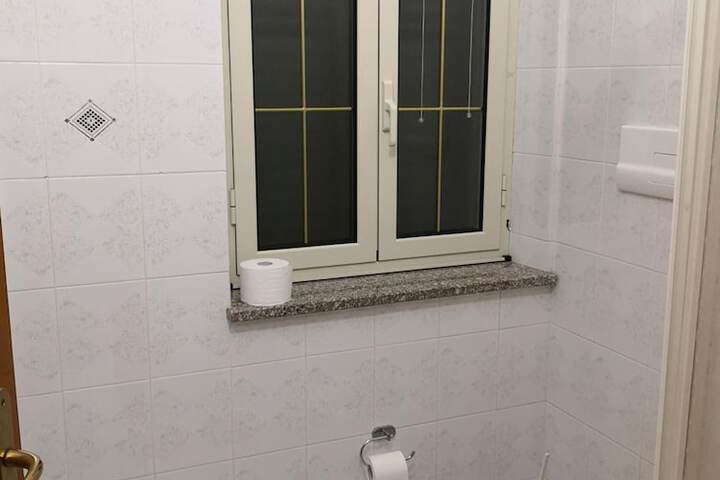 Room 34 of 68