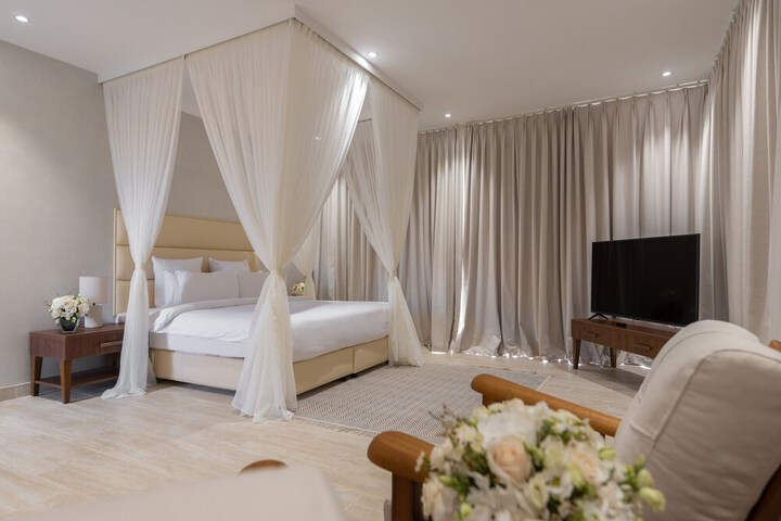 Room 16 of 52