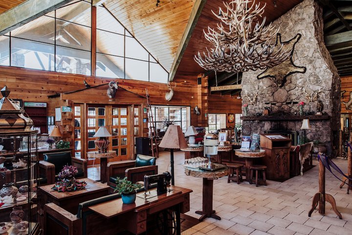 Entrance & Lobby