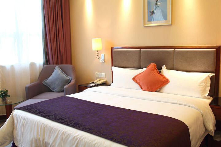 Room 4 of 19