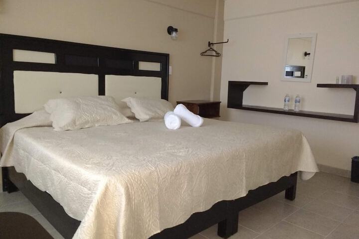 Room 12 of 48