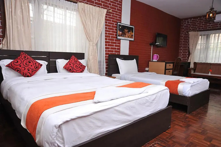 Room 3 of 16