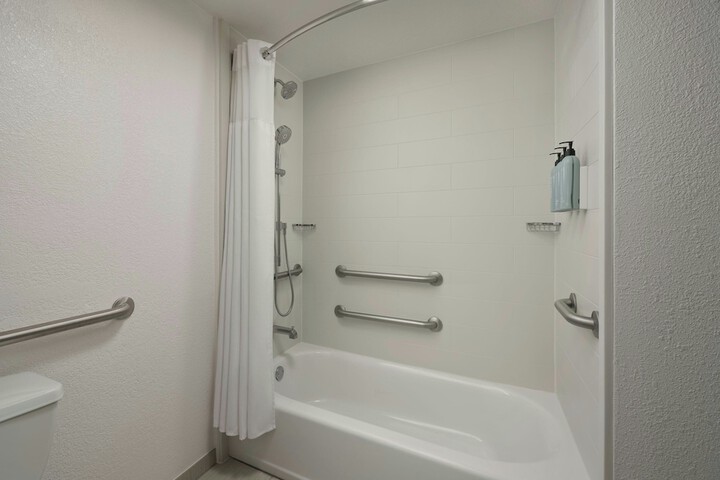 Room 21 of 46