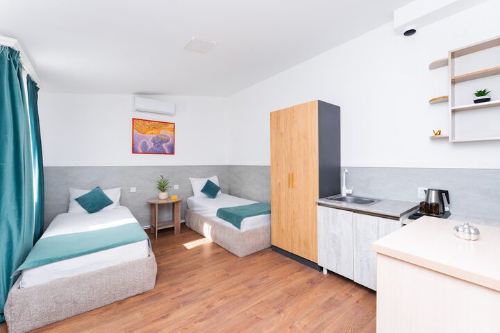 Room 52 of 175