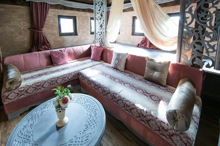 Valentina Castle Hotel