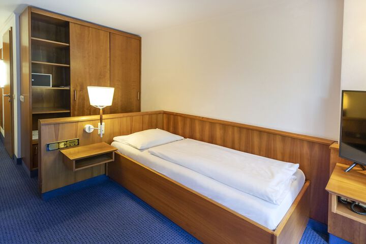 Room 25 of 88