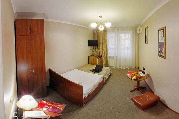 Room 7 of 75