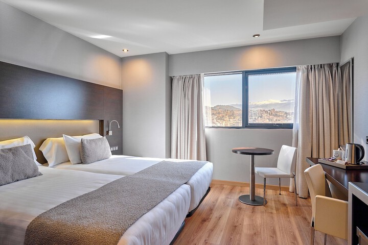 Room 4 of 81