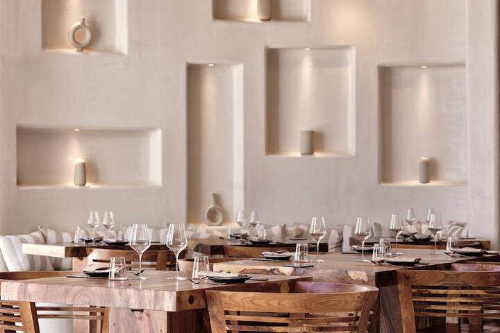 Dining 86 of 110
