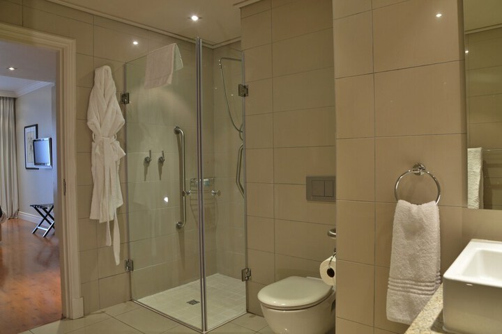 Room 41 of 44