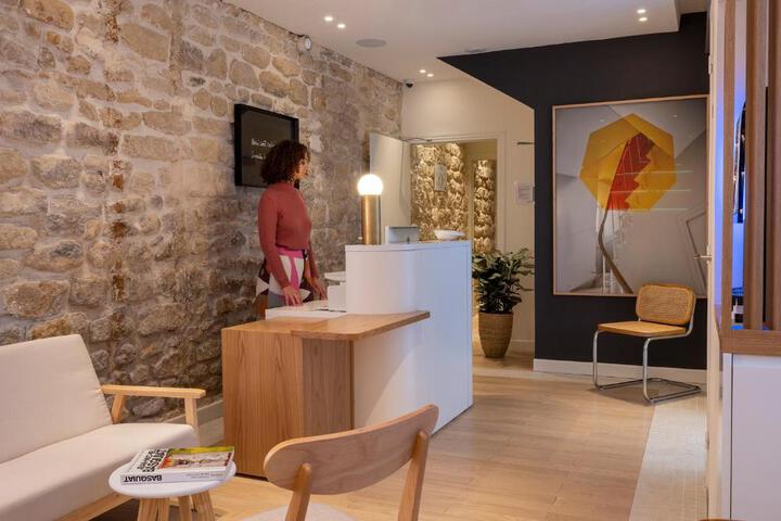 Entrance & Lobby
