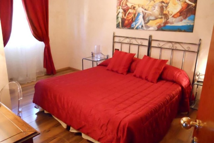 Room 8 of 36