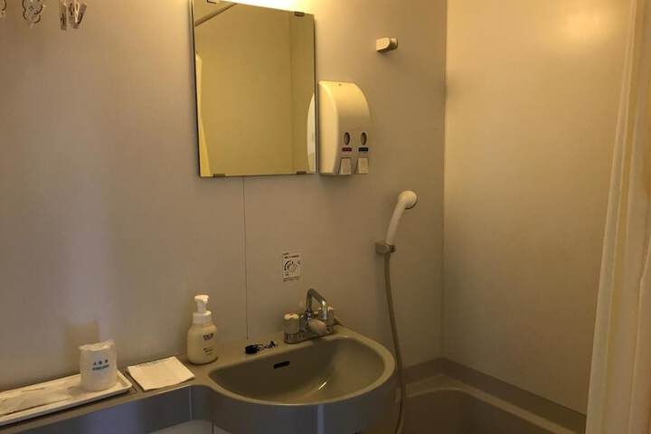 Room 21 of 40