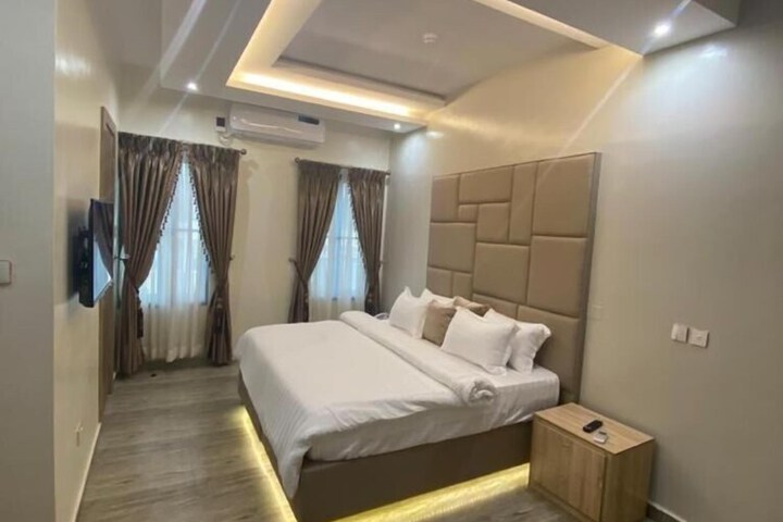 Room 29 of 74