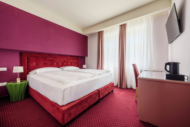 Room 14 of 31
