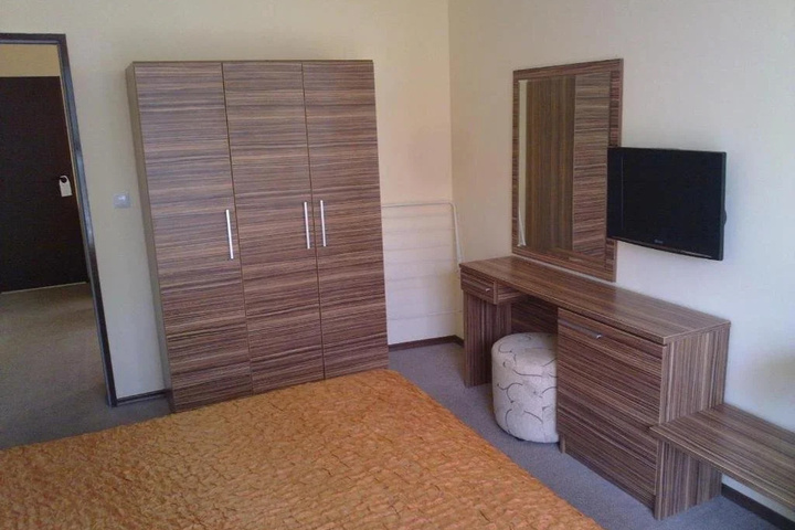 Room 5 of 19