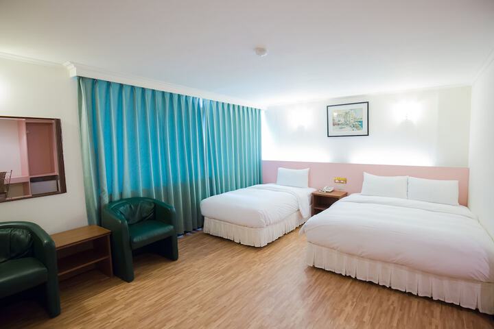 Room 19 of 48