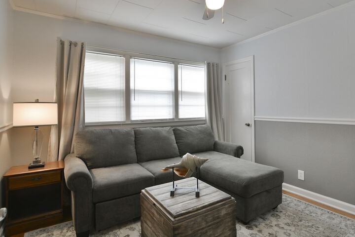 Room 9 of 28